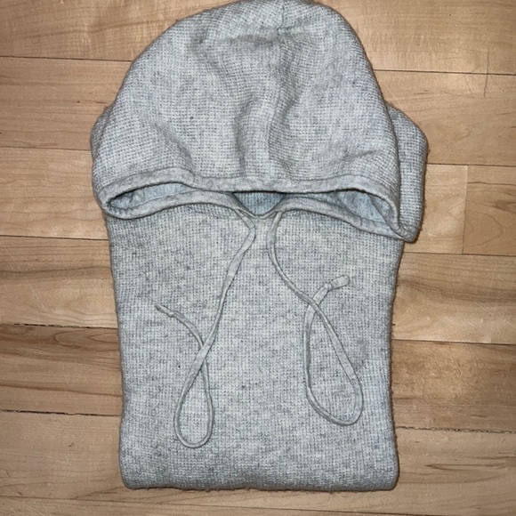 Crafted by Candy & Caviar Men’s Pull Over Sweater - Picture 1 of 3